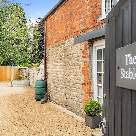 2 Bedroom Cottage In Old Town Swindon Buitenkant foto